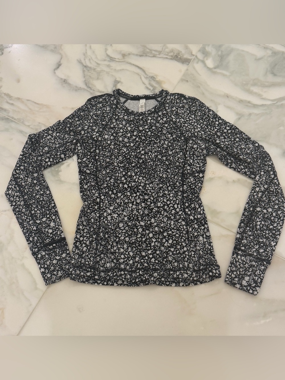Lululemon Rulu Run Venture Floral Alpine black & white Long-Sleeve Top size 2